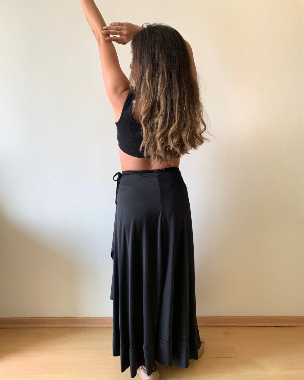 FALDA LARGA ENVOLVENTE NEGRA