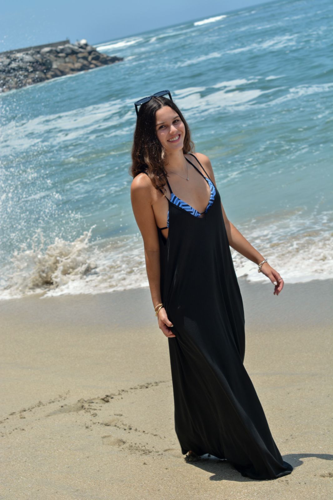 VESTIDO-SALIDA NEGRA